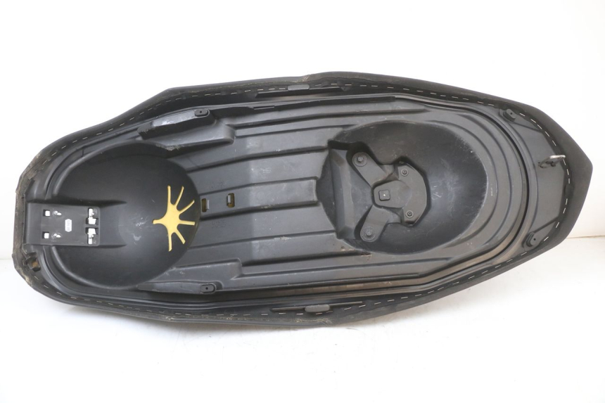 photo de SEAT YAMAHA XMAX X-MAX ABS 125 (2017 - 2020) - Checked used part