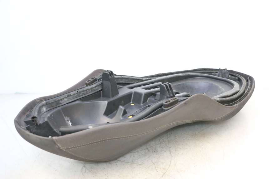 photo de SEAT YAMAHA X-MAX XMAX 125 (2010 - 2013) - Fixing points details
