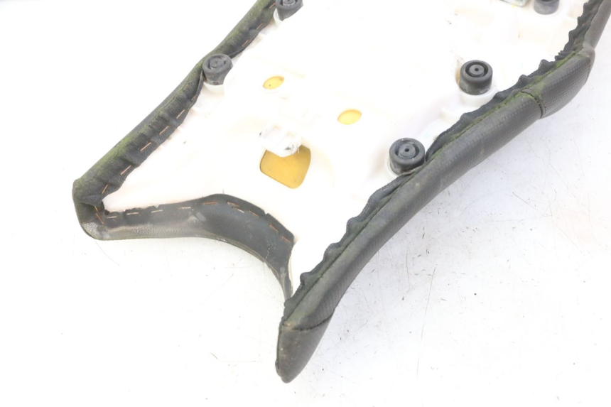 photo de SEAT YAMAHA XJ6 ABS 600 (2008 - 2016) - Fixing points details