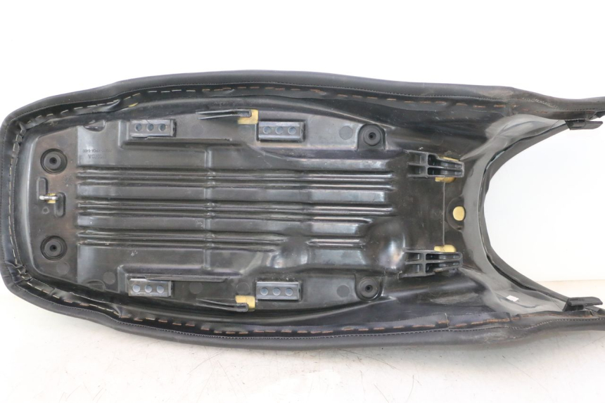 photo de SEAT HONDA XLV VARADERO 125 (2007 - 2012) - Fixing points details