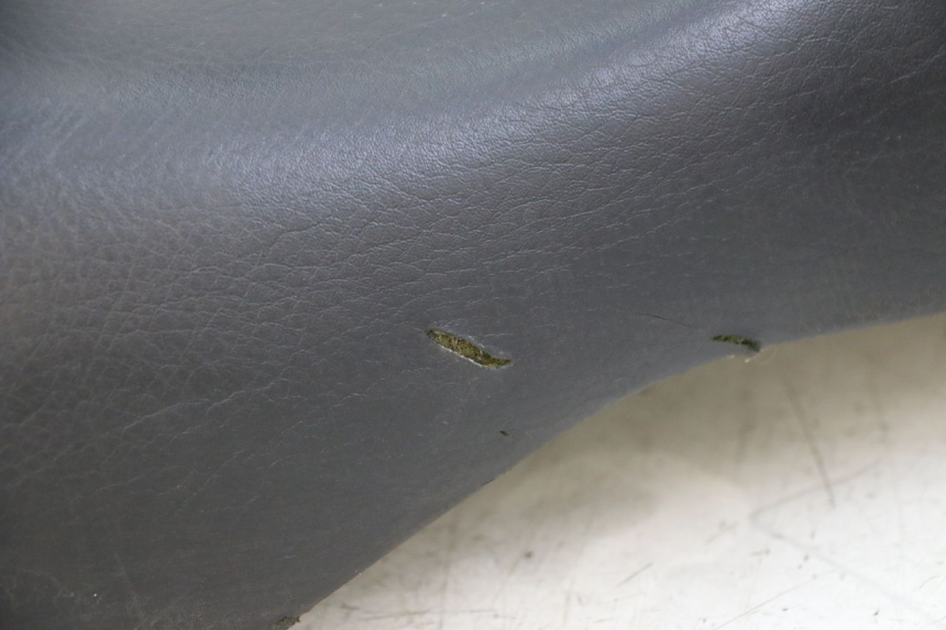 photo de SEAT YAMAHA FZS FAZER 600 (2001 - 2003) - High-resolution close-up