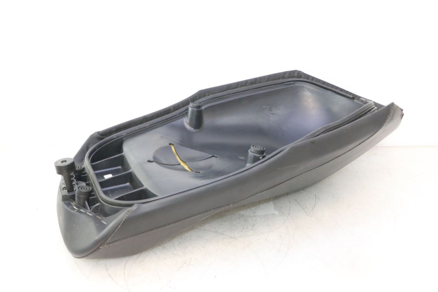 photo de SEAT YAMAHA YP MAJESTY 125 (2007 - 2010) - Detailed visual inspection