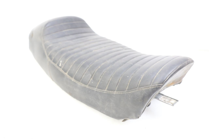 photo de SEAT KAWASAKI ZEPHYR 1100 ( - 1995) - Surface and material condition