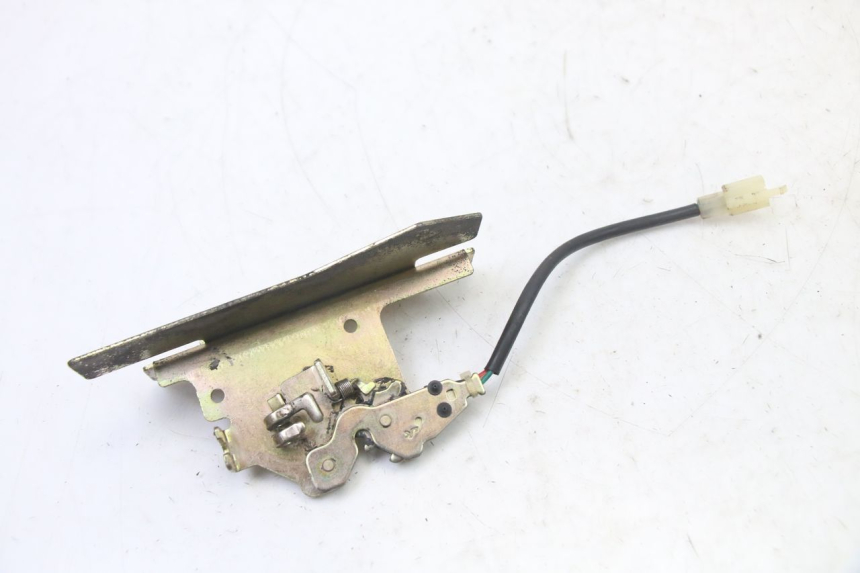 photo de SEAT LOCK KYMCO DINK STREET 125 (2009 - 2014) - Zoom on usage condition