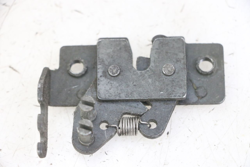 photo de SEAT LOCK PIAGGIO MP3 LT 300 (2010 - 2016) - Zoom on usage condition