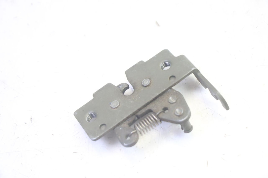 photo de SEAT LOCK SET PIAGGIO MP3 RL 250 (2006 - 2010) - Alternative perspective