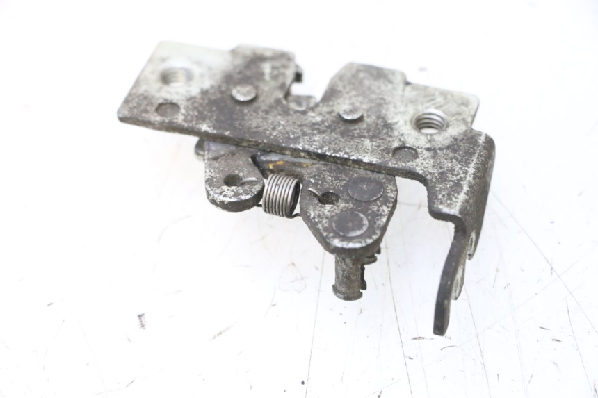photo de SEAT LOCK SET PIAGGIO MP3 RL 250 (2006 - 2010) - Alternative perspective