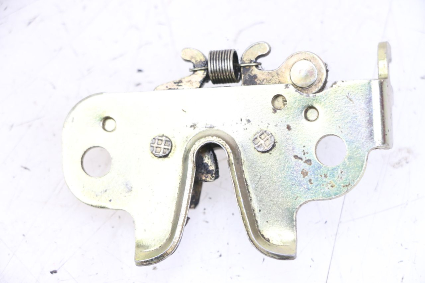 photo de SEAT LOCK PEUGEOT KISBEE 2T 50 (2010 - 2017) - Zoom on usage condition