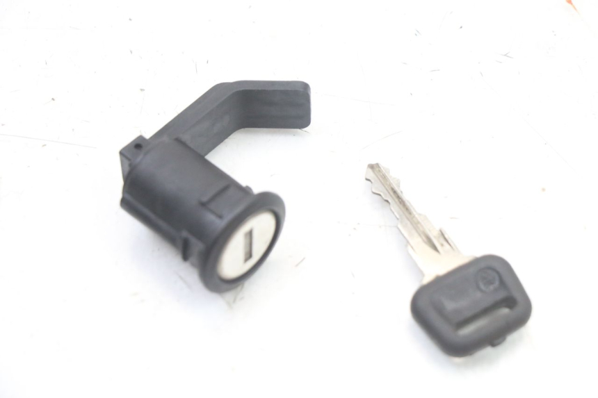 photo de SEAT LOCK SET PEUGEOT SATELIS COMPRESSOR K15 125 (2006 - 2009) - Component detail