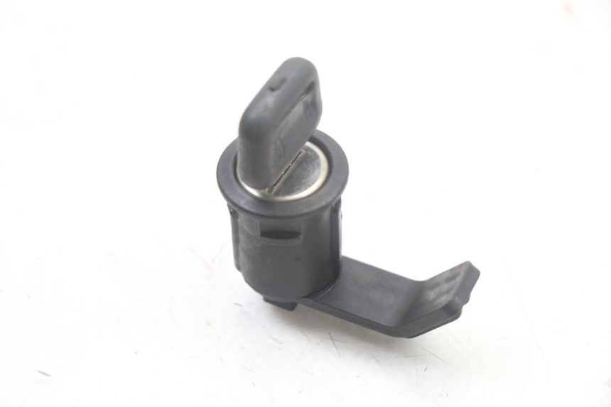 photo de SEAT LOCK SET PEUGEOT SATELIS COMPRESSOR K15 125 (2006 - 2009) - Zoom on usage condition