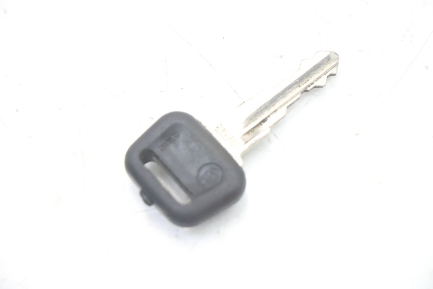 photo de SEAT LOCK SET PEUGEOT SATELIS COMPRESSOR K15 125 (2006 - 2009) - Fixing points details