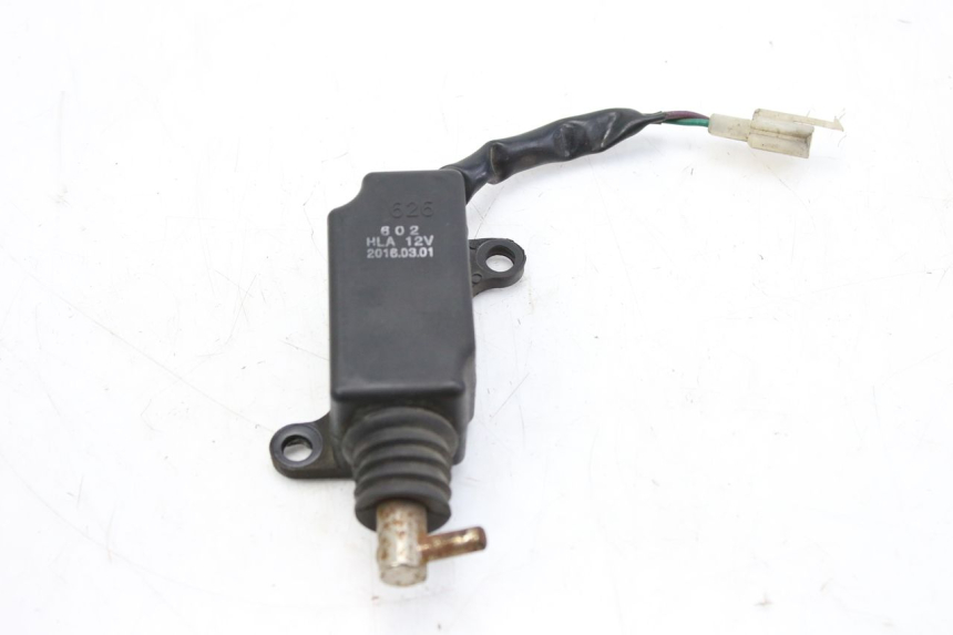 photo de SEAT LOCK PEUGEOT TWEET 125 (2010 - 2017) - Zoom on usage condition