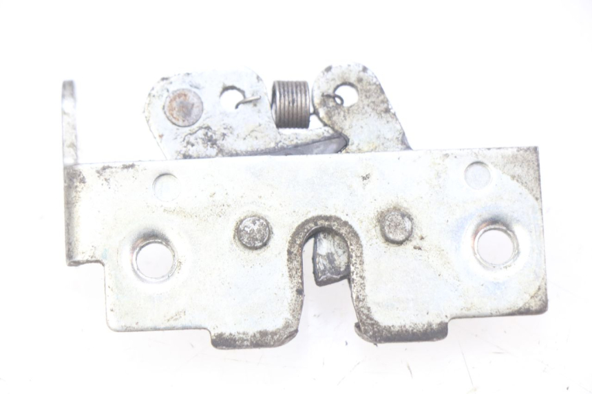 photo de SEAT LOCK YAMAHA XMAX X-MAX 125 (2006 - 2009) - Zoom on usage condition