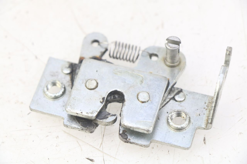 photo de SEAT LOCK YAMAHA XMAX X-MAX 125 (2006 - 2009) - Component detail