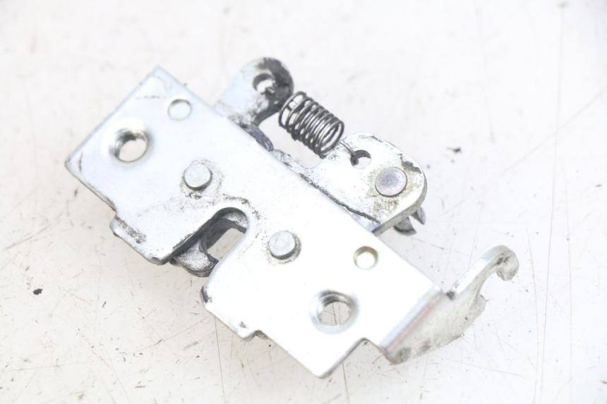 photo de SEAT LOCK YAMAHA XMAX X-MAX 125 (2006 - 2009) - Component detail