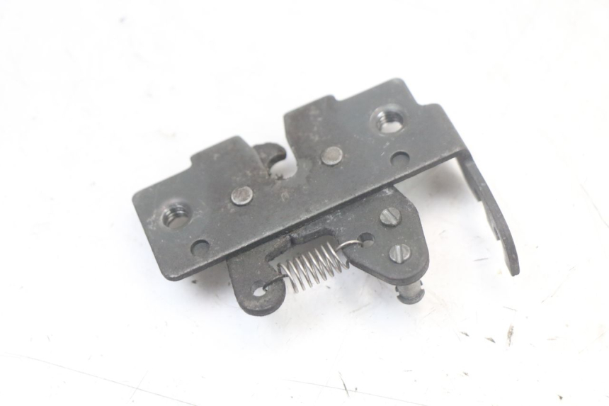 photo de SEAT LOCK PIAGGIO XEVO - X EVO 125 (2007 - 2017) - Alternative perspective