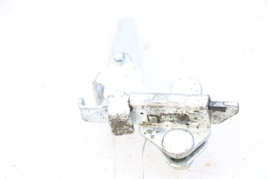 photo de SEAT LOCK SET YAMAHA FZ1 FAZER 1000 (2007 - 2009) - Zoom on usage condition