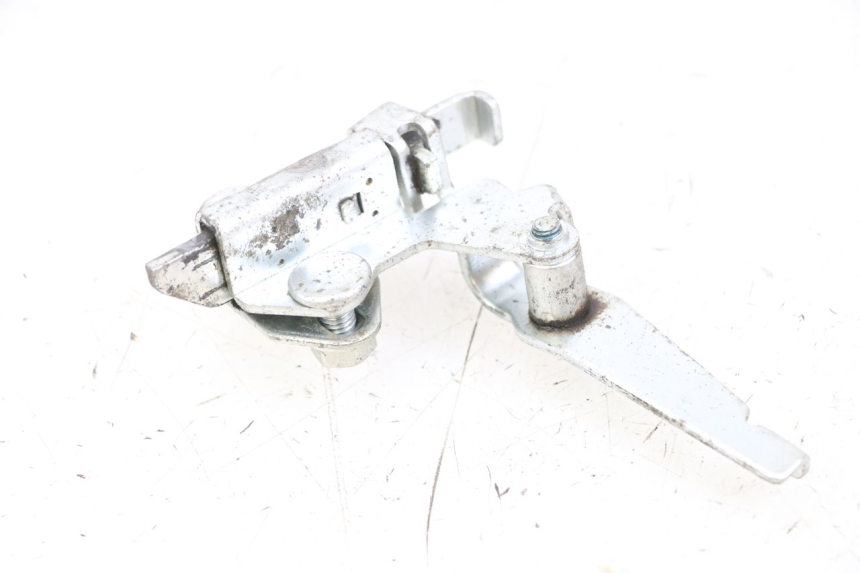 photo de SEAT LOCK SET YAMAHA FZ1 FAZER 1000 (2007 - 2009) - Alternative perspective