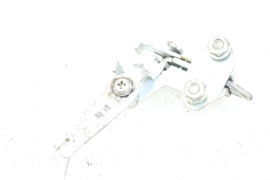 photo de SEAT LOCK SET YAMAHA FZ1 FAZER 1000 (2007 - 2009) - Technical close-up