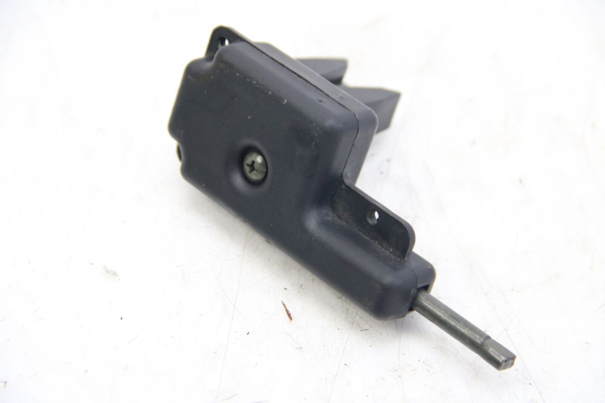 photo de SEAT LOCK PIAGGIO ZIP 4T 50 (2018 - 2020) - Zoom on usage condition