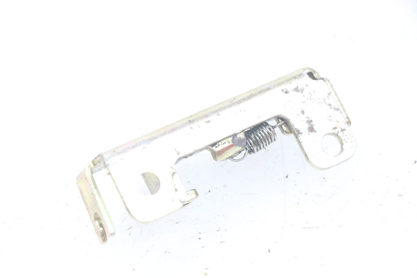 photo de SEAT LOCK KYMCO AGILITY RS 2T 50 (2009 - 2013) - Zoom on usage condition