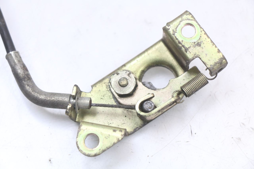 photo de Seat lock HYOSUNG GV AQUILA 125 (2000 - 2009) - Alternative perspective