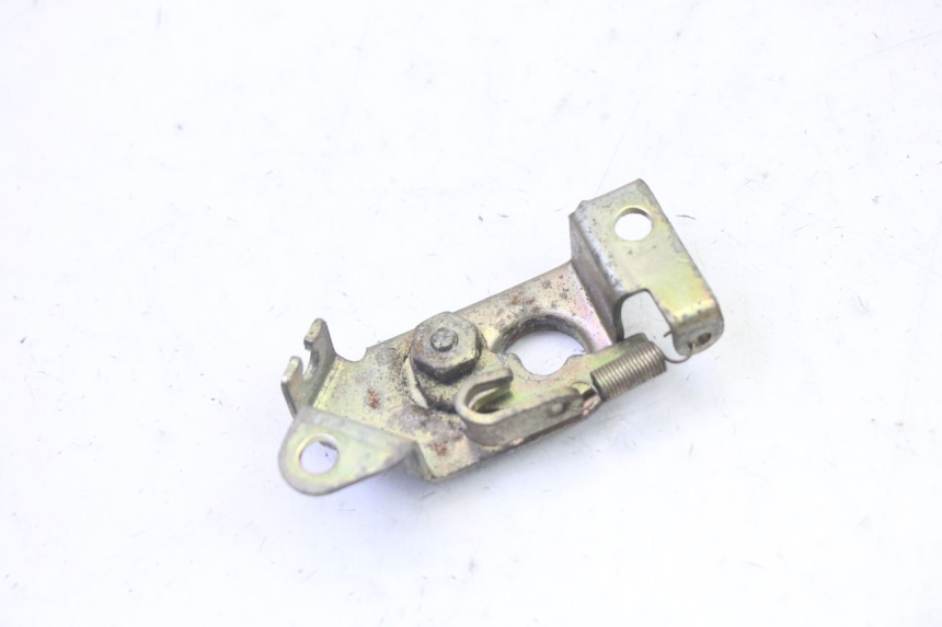 photo de Seat lock HYOSUNG GV AQUILA 125 (2000 - 2009) - Component detail