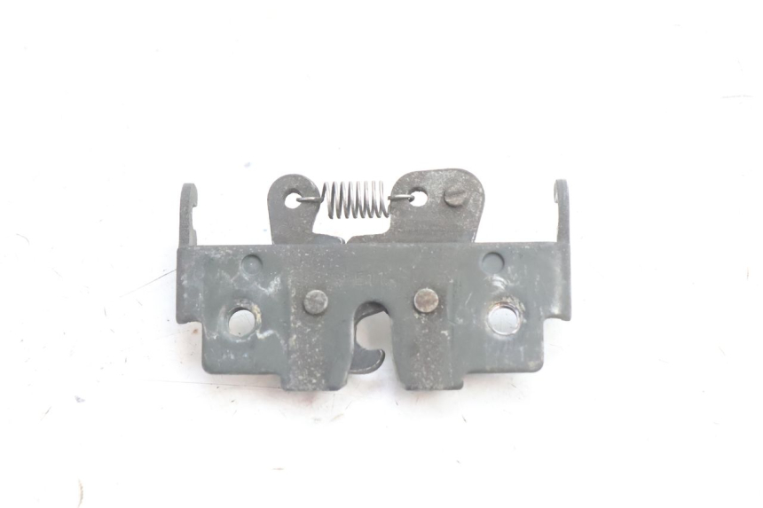 photo de SEAT LOCK SET APRILIA ATLANTIC S 125 (2010 - 2013) - Zoom on usage condition