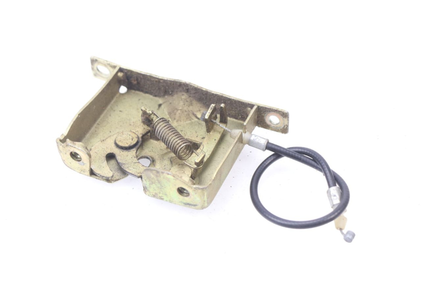 photo de SEAT LOCK SET REVATTO CITYONE 125 (2006 - 2007) - Zoom on usage condition