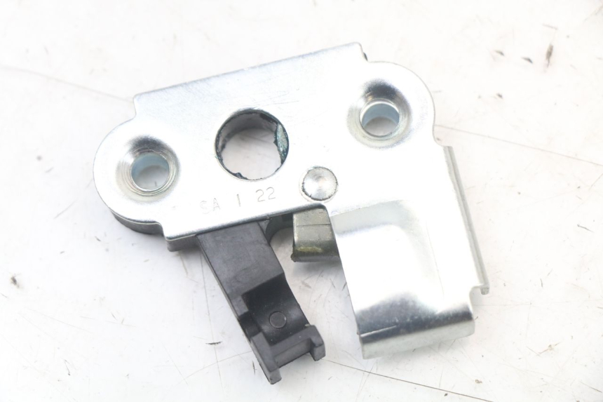 photo de SEAT LOCK SET ROYAL ENFIELD CONTINENTAL GT 650 (2019 - 2024) - Zoom on usage condition