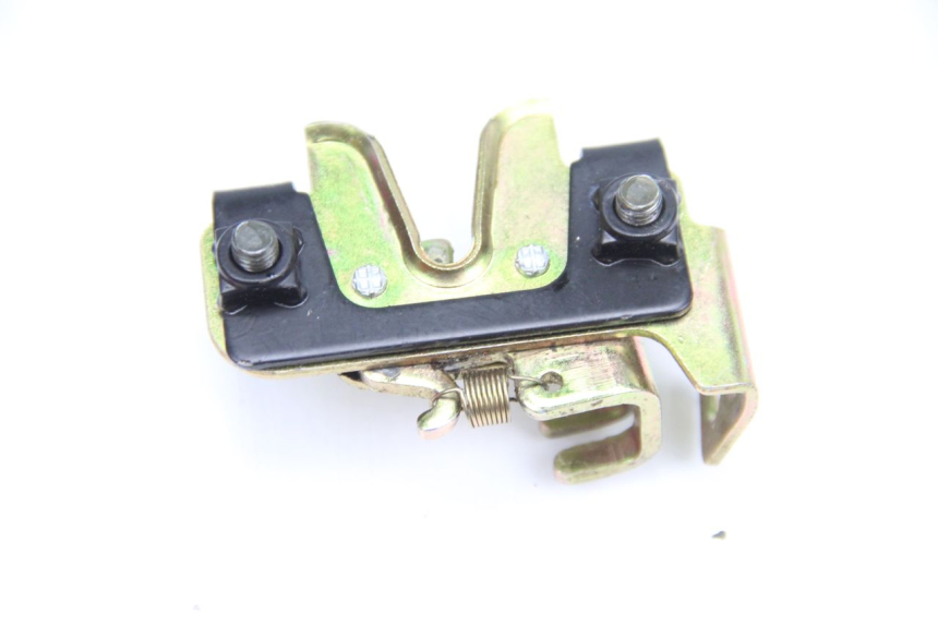 photo de SEAT LOCK SYM CROX 4T 50 (2016 - 2023) - Zoom on usage condition