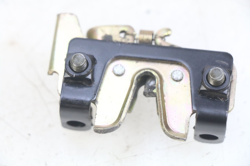 photo de SEAT LOCK SYM CROX 4T 50 (2016 - 2023) - Zoom on usage condition