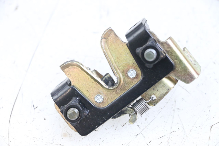 photo de SEAT LOCK SYM CROX 4T 50 (2016 - 2023) - Zoom on usage condition