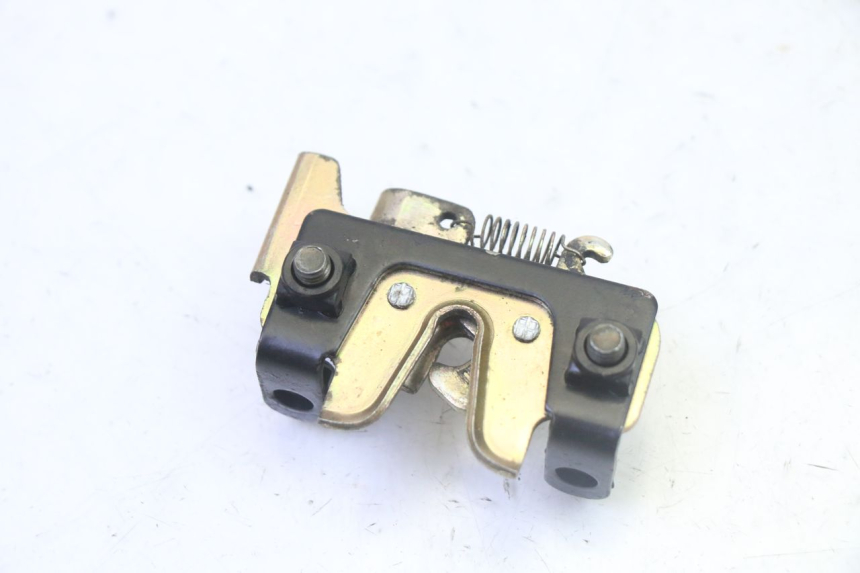 photo de SEAT LOCK SYM CROX 4T 50 (2016 - 2023) - Zoom on usage condition