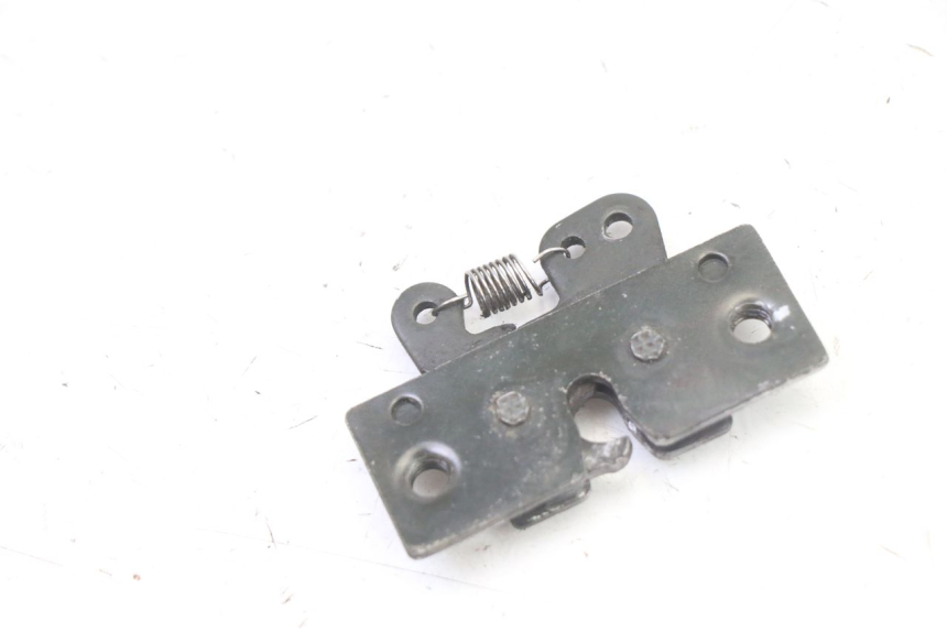 photo de SEAT LOCK PEUGEOT ELYSTAR 50 (2002 - 2014) - Zoom on usage condition