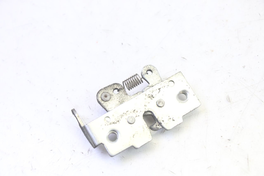 photo de SEAT LOCK SET HONDA FES S-WING SWING ABS 125 (2007 - 2015) - Zoom on usage condition