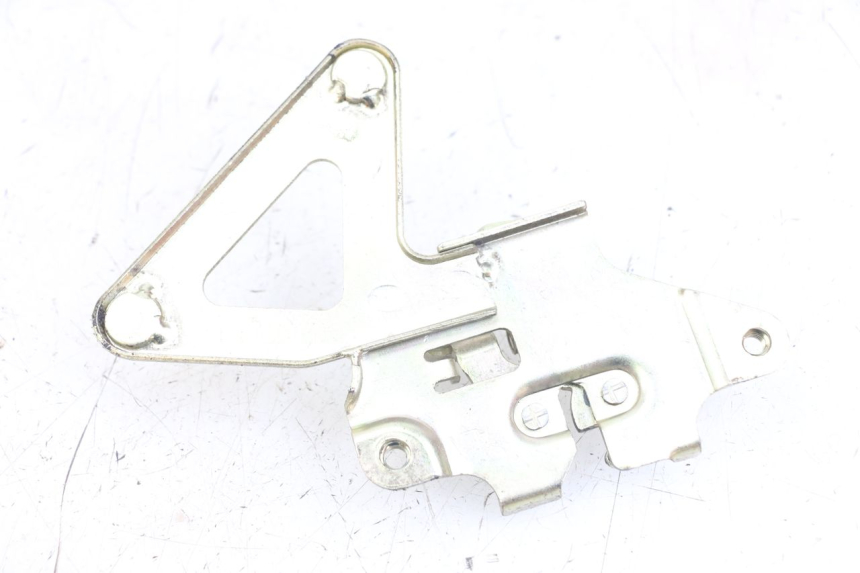 photo de SEAT LOCK SYM FIDDLE 3 III 125 (2014 - 2020) - Zoom on usage condition