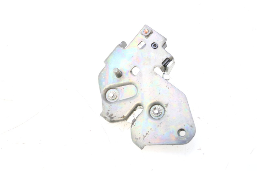 photo de SEAT LOCK SET HONDA FJS SILVER WING SILVERWING 400 (2005 - 2008) - Technical close-up