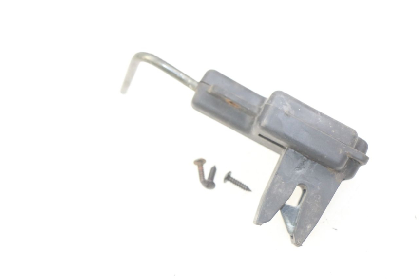 photo de SEAT LOCK PIAGGIO FLY 2T 50 (2004 - 2017) - Zoom on usage condition