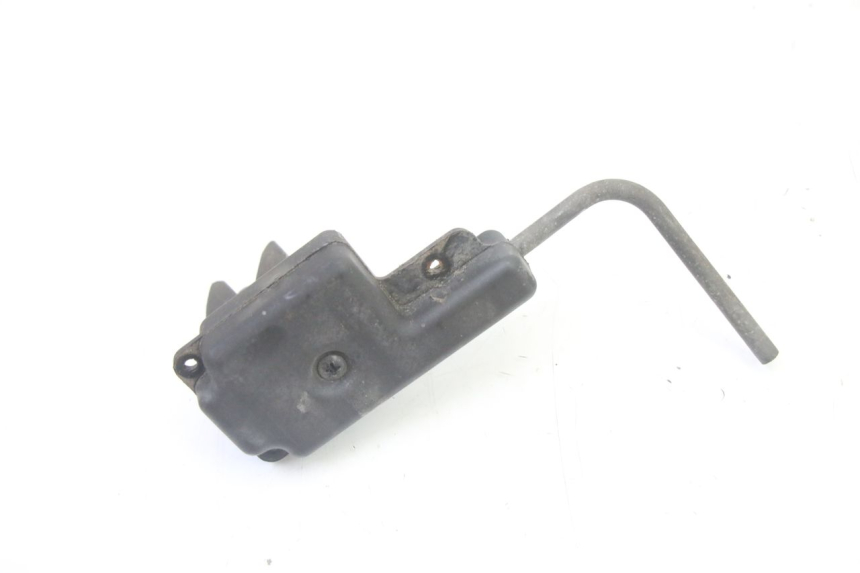 photo de SEAT LOCK PIAGGIO FLY 2T 50 (2004 - 2017) - Zoom on usage condition