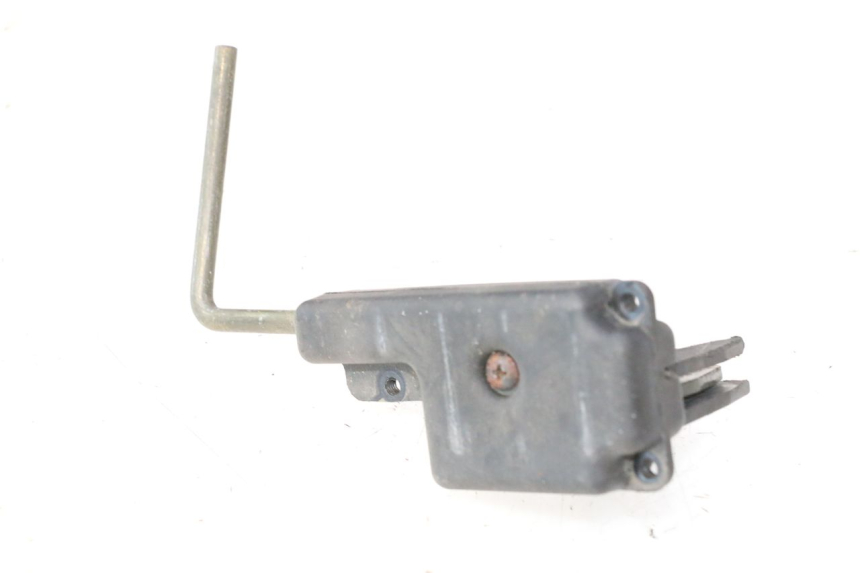 photo de SEAT LOCK PIAGGIO FLY 2T 50 (2004 - 2017) - Zoom on usage condition