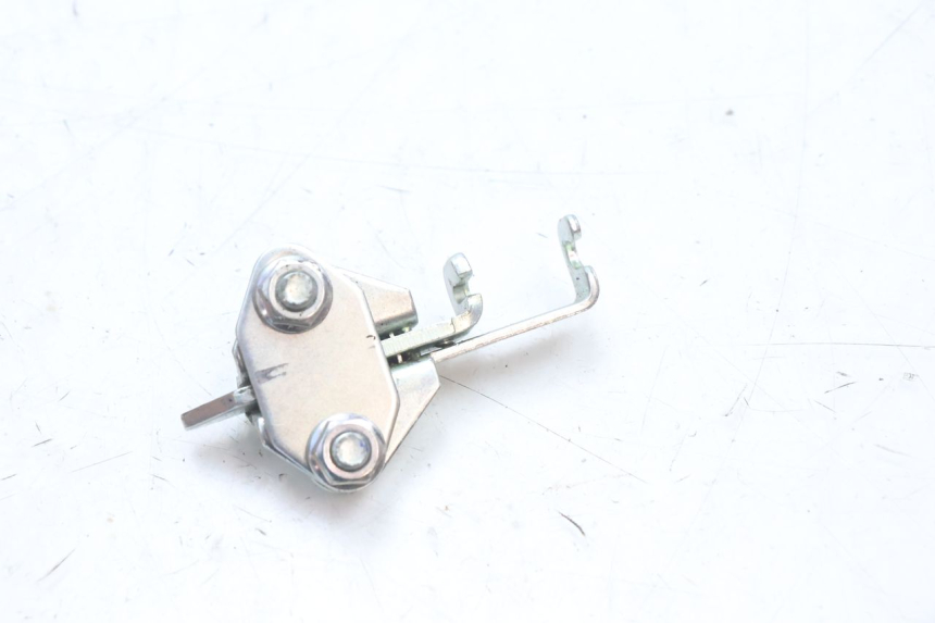 photo de SEAT LOCK SET YAMAHA FZ8 800 (2010 - 2016) - Zoom on usage condition