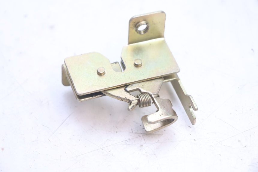 photo de SEAT LOCK SET VASTRO GP 2T 50 (2013 - 2017) - Zoom on usage condition