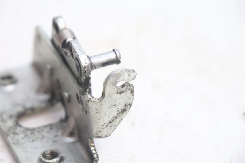 photo de SEAT LOCK SET GILERA GP 800 (2007 - 2013) - Fixing points details