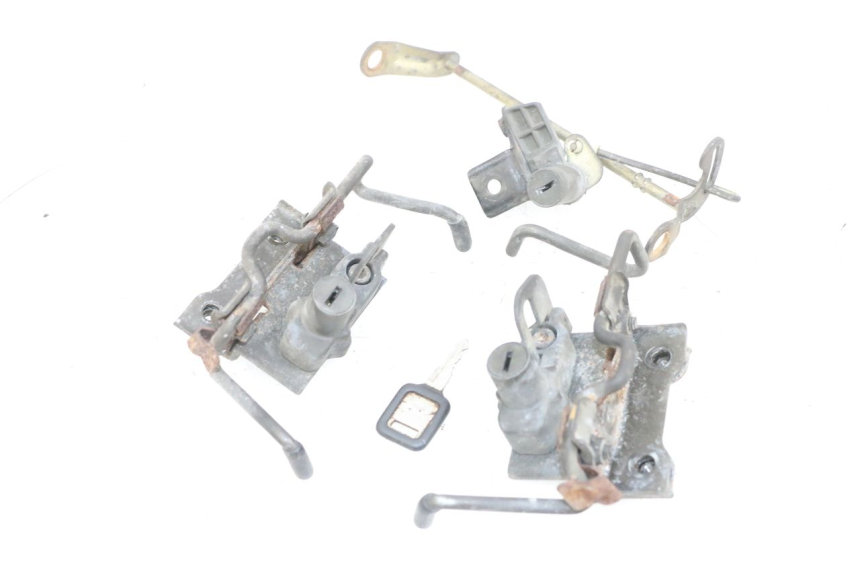 photo de SEAT LOCK SET KAWASAKI GPX R WARBIRD 600 (1988 - 1993) - Component detail