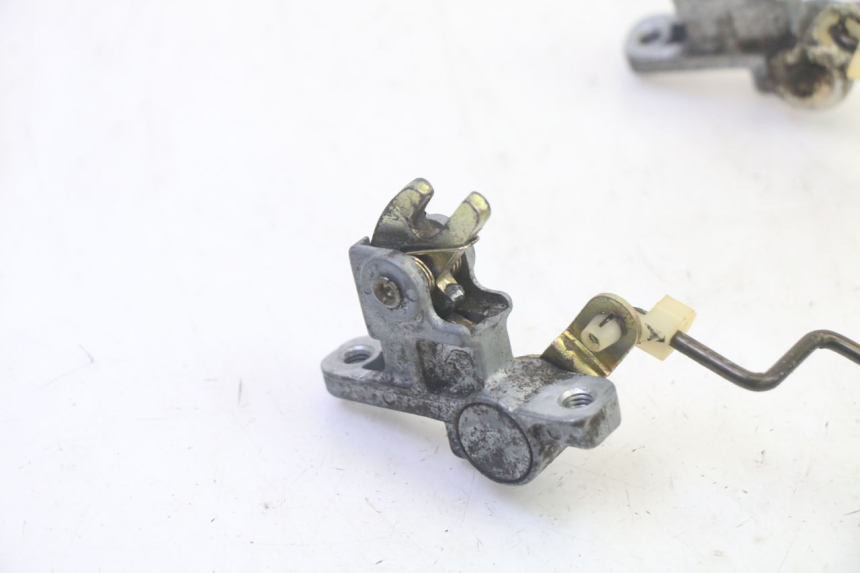 photo de SEAT LOCK SET KAWASAKI GPZ RX 1000 (1986 - 1988) - Zoom on usage condition