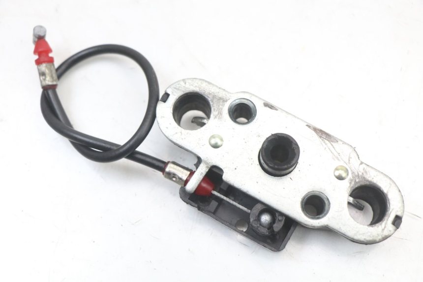 photo de Seat lock HYOSUNG GTR 125 (2006 - 2008) - Zoom on usage condition