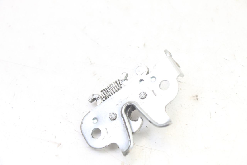 photo de SEAT LOCK SET PEUGEOT KISBEE 2T 50 (2018 - 2022) - Zoom on usage condition