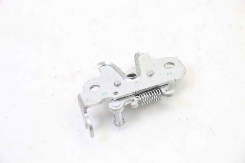 photo de SEAT LOCK PEUGEOT KISBEE 2T 50 (2010 - 2017) - Alternative perspective