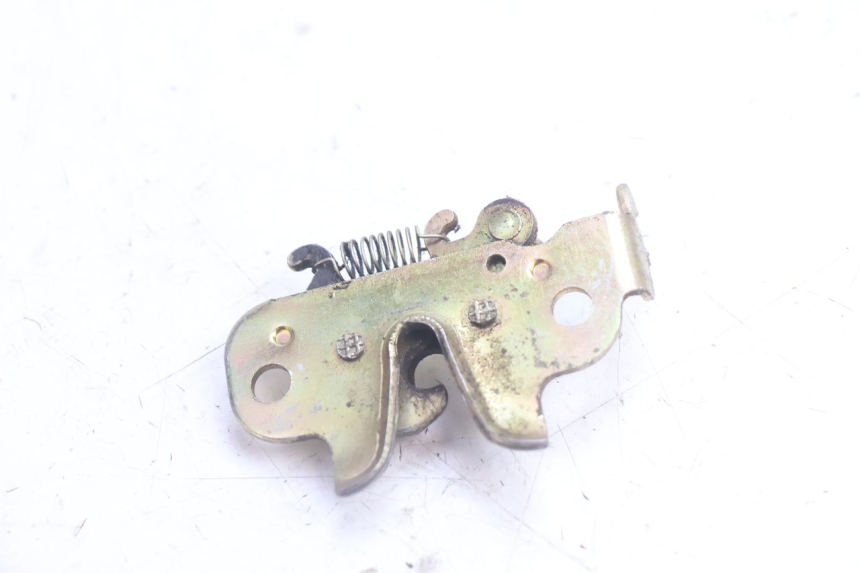 photo de SEAT LOCK PEUGEOT KISBEE 2T 50 (2010 - 2017) - Zoom on usage condition